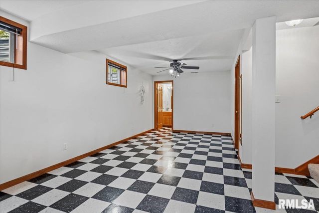 303 BRECKENRIDGE Road, Chatham, IL 62629