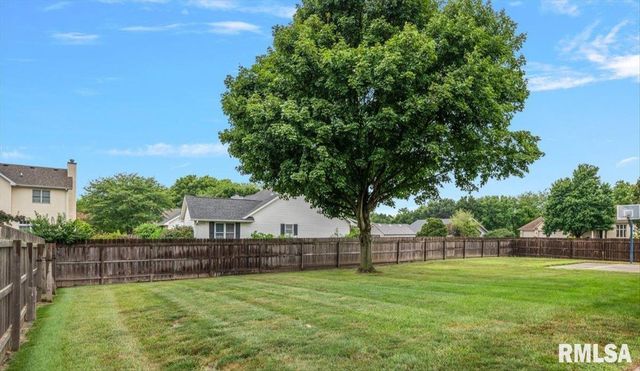 303 BRECKENRIDGE Road, Chatham, IL 62629