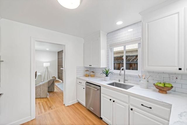 12 Country Lane, Redwood City, CA 94061