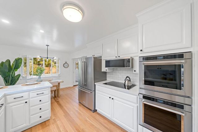 12 Country Lane, Redwood City, CA 94061