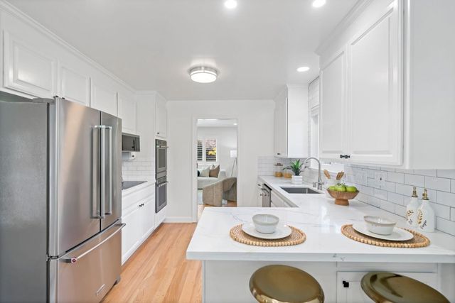 12 Country Lane, Redwood City, CA 94061