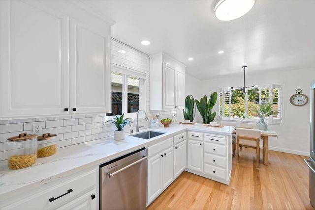 12 Country Lane, Redwood City, CA 94061