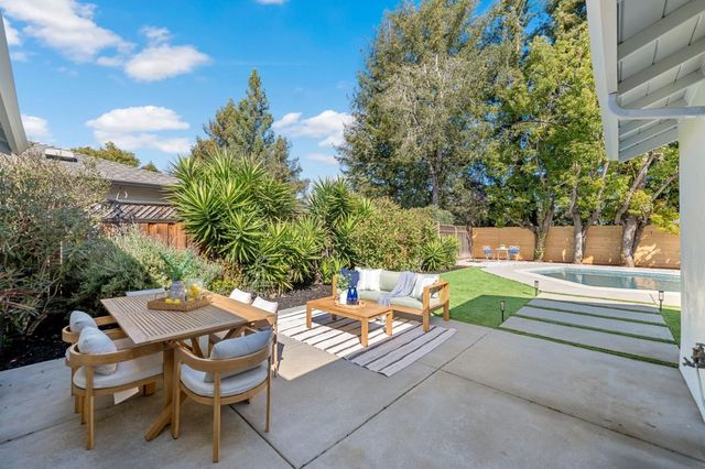 12 Country Lane, Redwood City, CA 94061