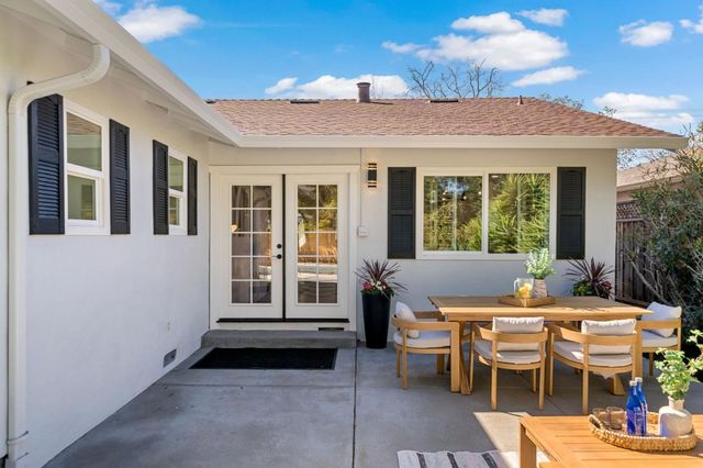 12 Country Lane, Redwood City, CA 94061