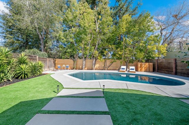 12 Country Lane, Redwood City, CA 94061