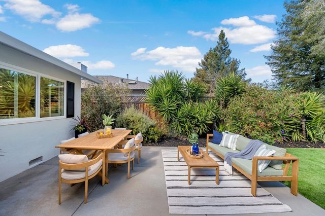 12 Country Lane, Redwood City, CA 94061