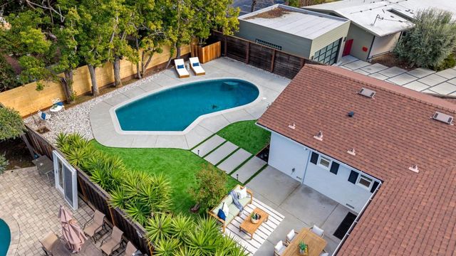 12 Country Lane, Redwood City, CA 94061