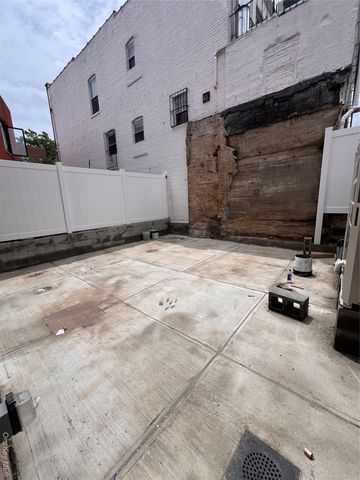 4512 104th, Corona, NY 11368