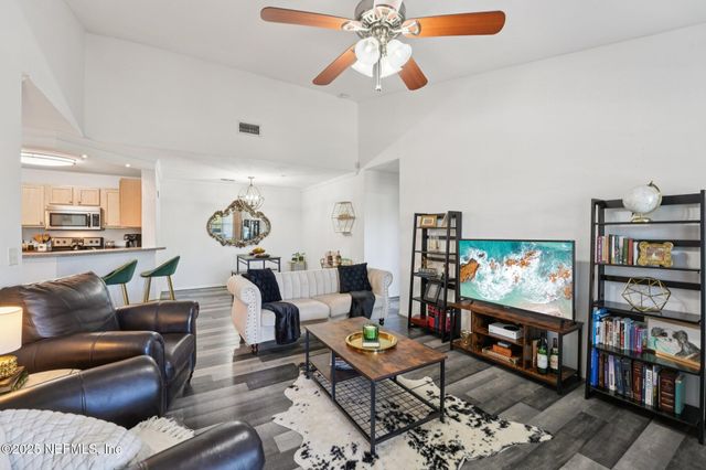 7800 POINT MEADOWS Drive, 1434, Jacksonville, FL 32256