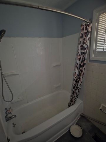 906 Norway Avenue, Huntington, WV 25705