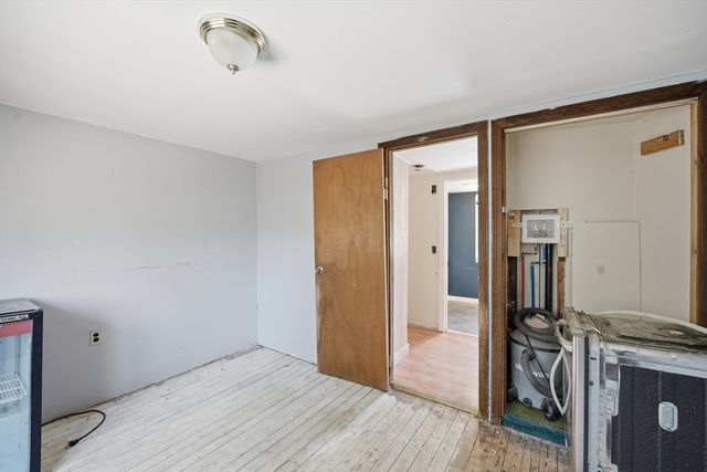 5 Torrey St, Easthampton, MA 01027