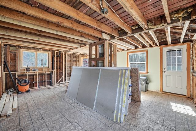 5 Torrey St, Easthampton, MA 01027