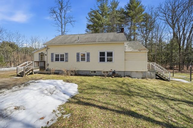 5 Torrey St, Easthampton, MA 01027