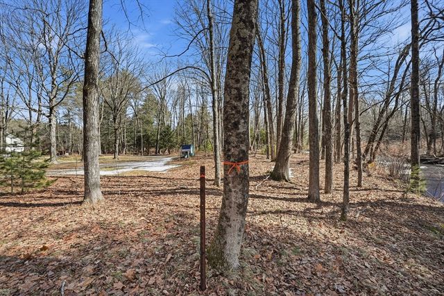 5 Torrey St, Easthampton, MA 01027