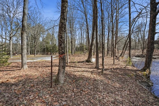 5 Torrey St, Easthampton, MA 01027