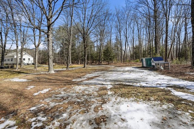 5 Torrey St, Easthampton, MA 01027