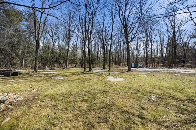 5 Torrey St, Easthampton, MA 01027