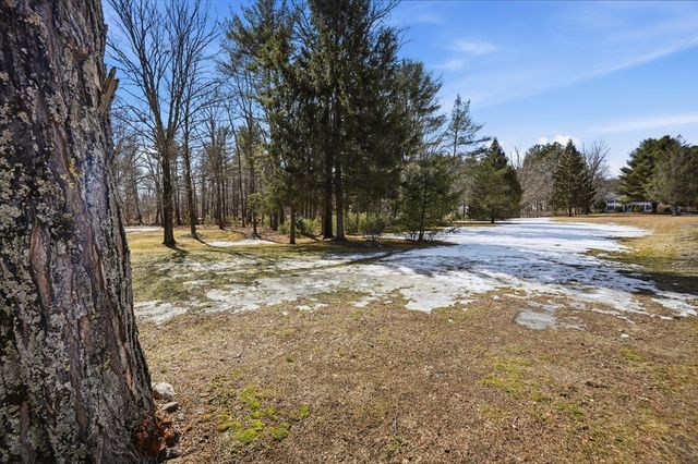 5 Torrey St, Easthampton, MA 01027