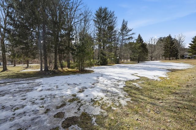 5 Torrey St, Easthampton, MA 01027