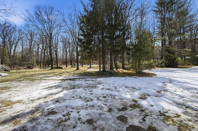 5 Torrey St, Easthampton, MA 01027