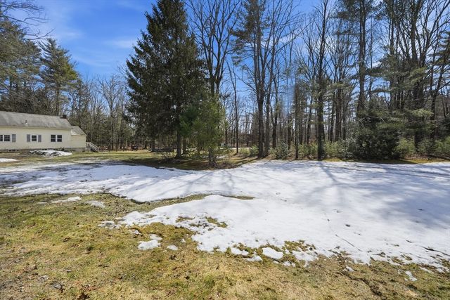 5 Torrey St, Easthampton, MA 01027