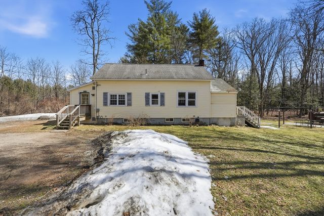 5 Torrey St, Easthampton, MA 01027