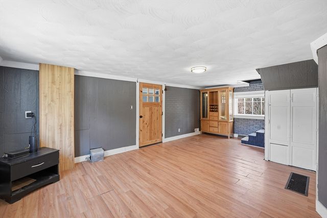 5 Torrey St, Easthampton, MA 01027
