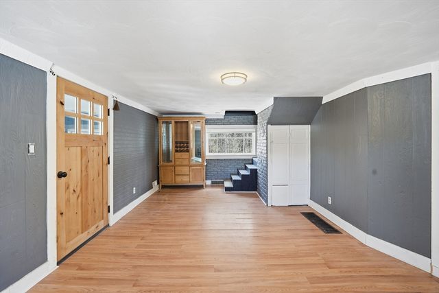 5 Torrey St, Easthampton, MA 01027