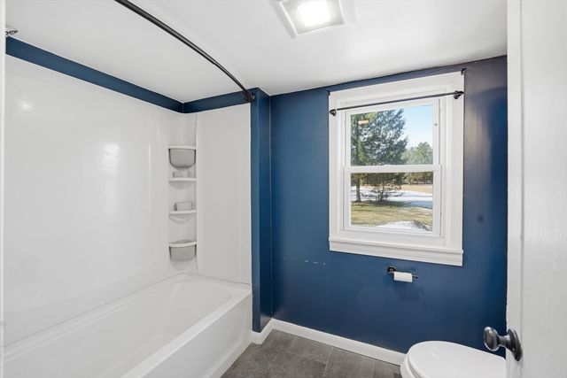 5 Torrey St, Easthampton, MA 01027