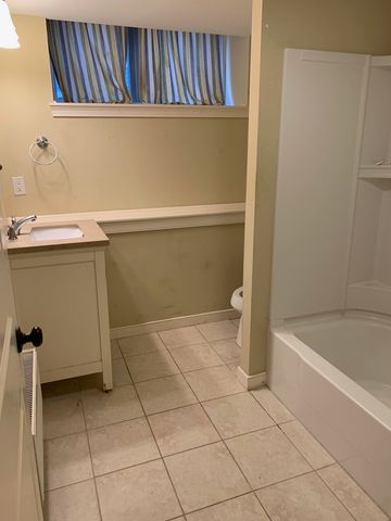 2 Coit Street APT 1, New London, CT 06320