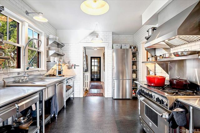 17 1st Avenue, Nyack, NY 10960