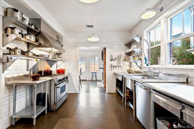 17 1st Avenue, Nyack, NY 10960