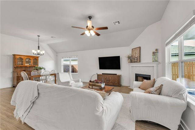 1907 Cambria Drive, Bryan, TX 77807