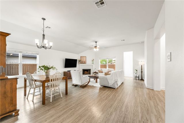 1907 Cambria Drive, Bryan, TX 77807