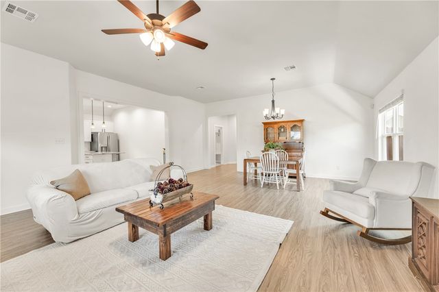 1907 Cambria Drive, Bryan, TX 77807