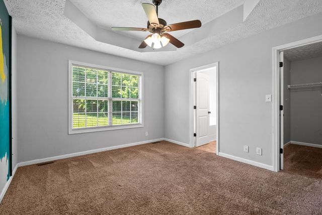 1382 Whitt Ln, Clarksville, TN 37042