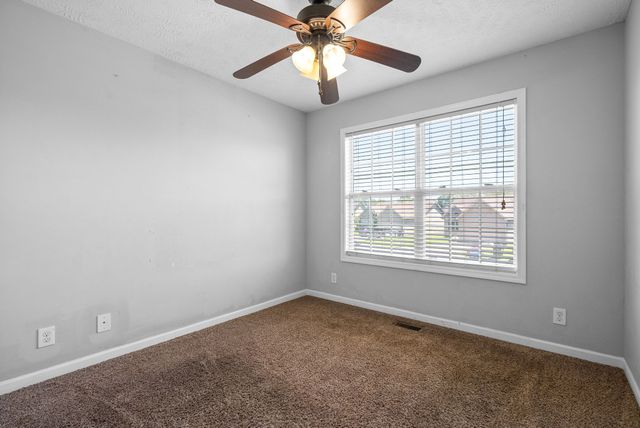 1382 Whitt Ln, Clarksville, TN 37042