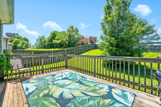 1382 Whitt Ln, Clarksville, TN 37042