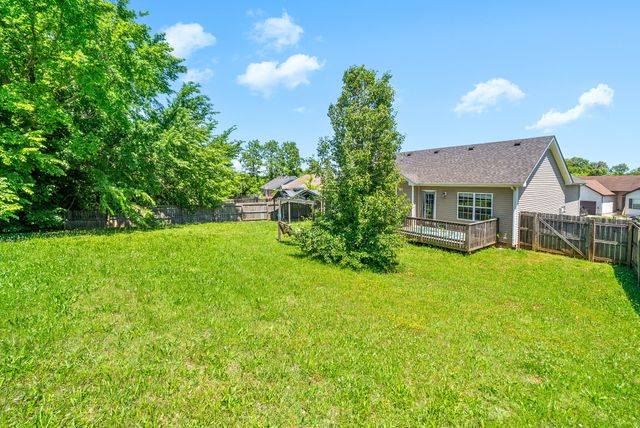 1382 Whitt Ln, Clarksville, TN 37042