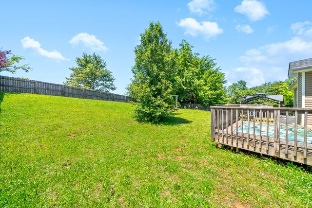 1382 Whitt Ln, Clarksville, TN 37042