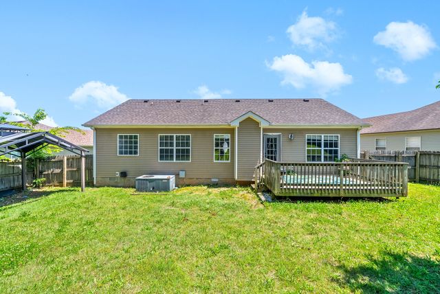 1382 Whitt Ln, Clarksville, TN 37042