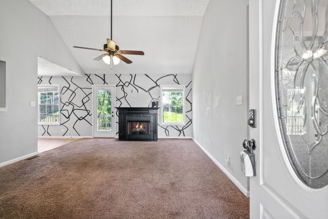 1382 Whitt Ln, Clarksville, TN 37042
