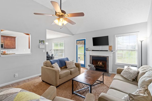 1382 Whitt Ln, Clarksville, TN 37042