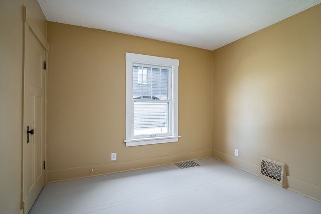 2422 Western Avenue, Davenport, IA 52803