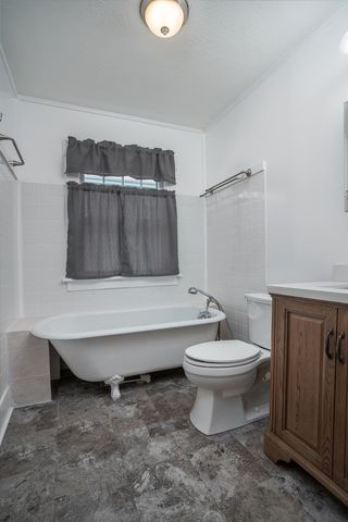 2422 Western Avenue, Davenport, IA 52803
