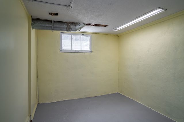 2422 Western Avenue, Davenport, IA 52803