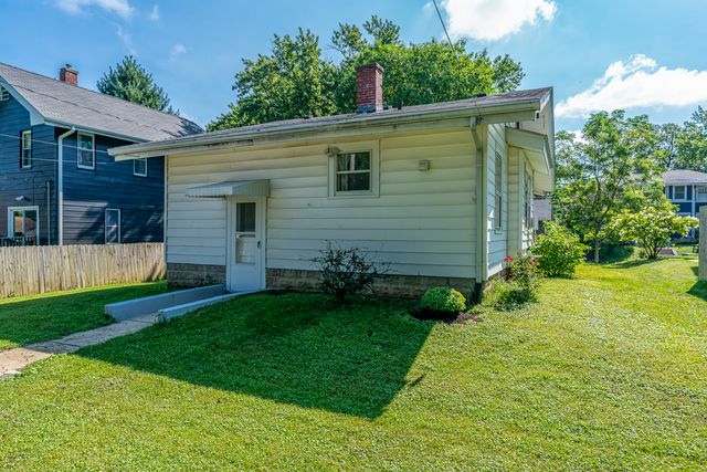2422 Western Avenue, Davenport, IA 52803