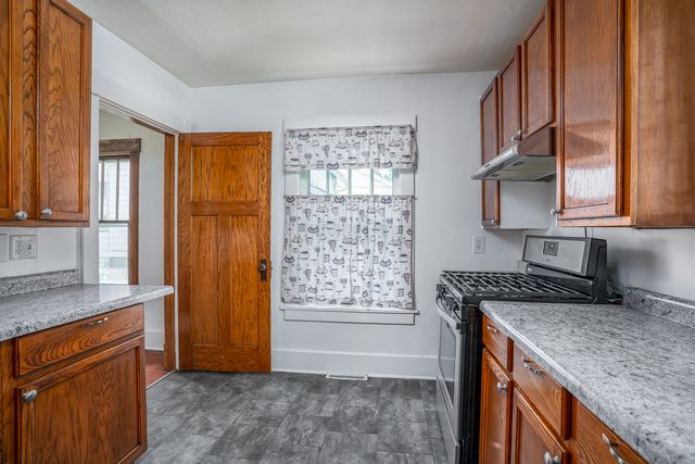 2422 Western Avenue, Davenport, IA 52803