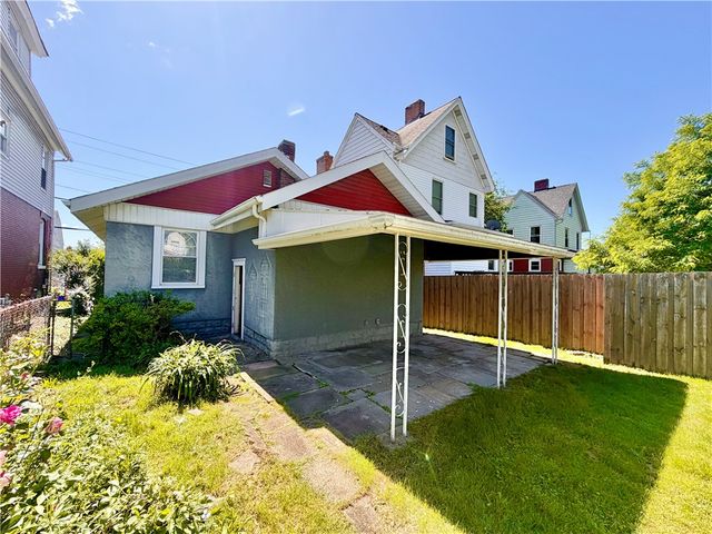 3735 Hiawatha St, Brighton Heights, PA 15212