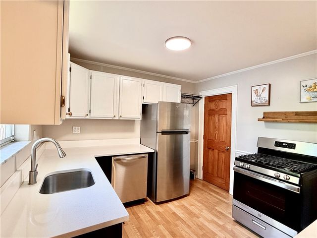 3735 Hiawatha St, Brighton Heights, PA 15212